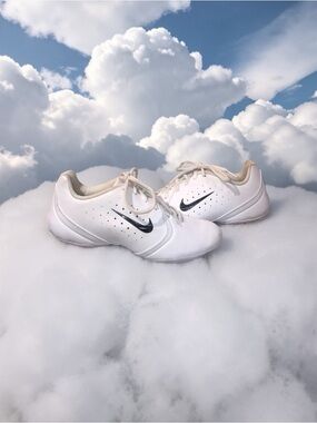 Nike sneakers  Size 9;💖